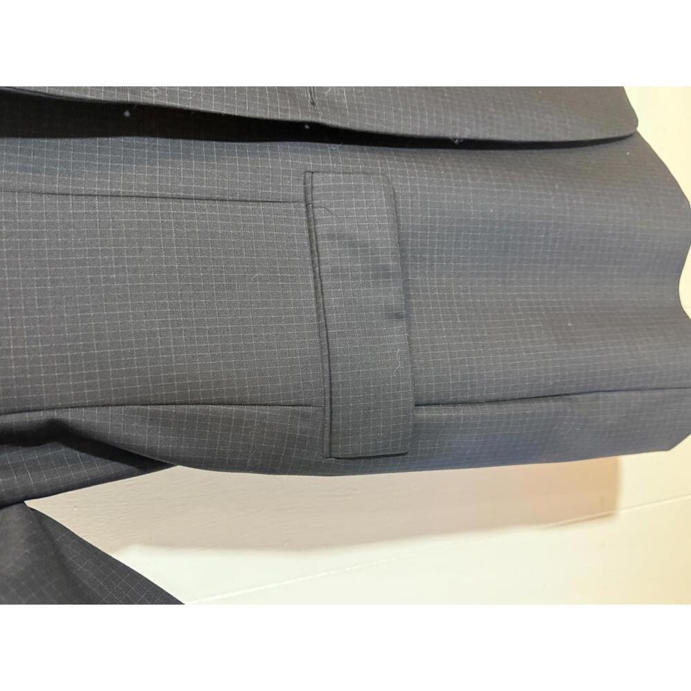 Burberry Men’s Small Window Pane 100% Wool Suit 2 Button Sz. 48L - Picture 4 of 9